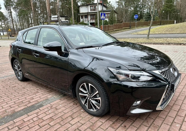 Lexus CT cena 96500 przebieg: 42200, rok produkcji 2019 z Augustów małe 497